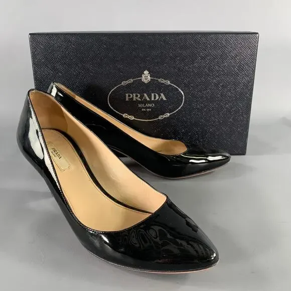 PRADA Size 8 Black Patent Leather 11312B Patent Pointed Toe Pumps